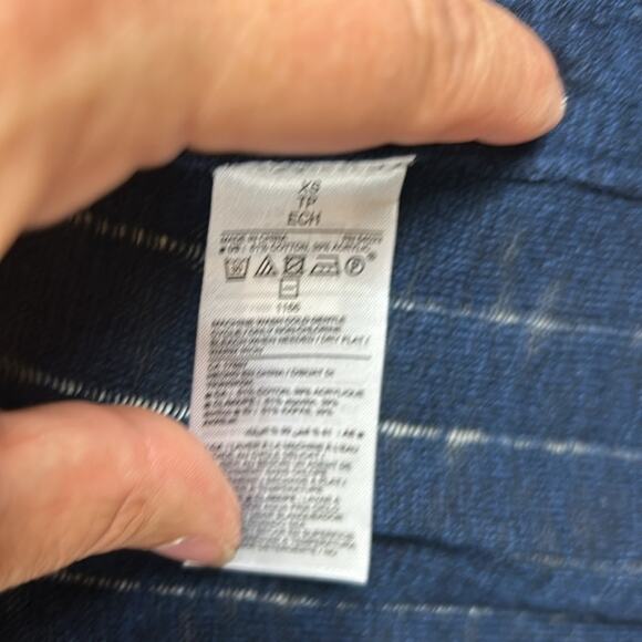 Old Navy Women’s XS Navy Blue Lightweight Sleeveless Cardigan Vest NEW - Picture 4 of 4